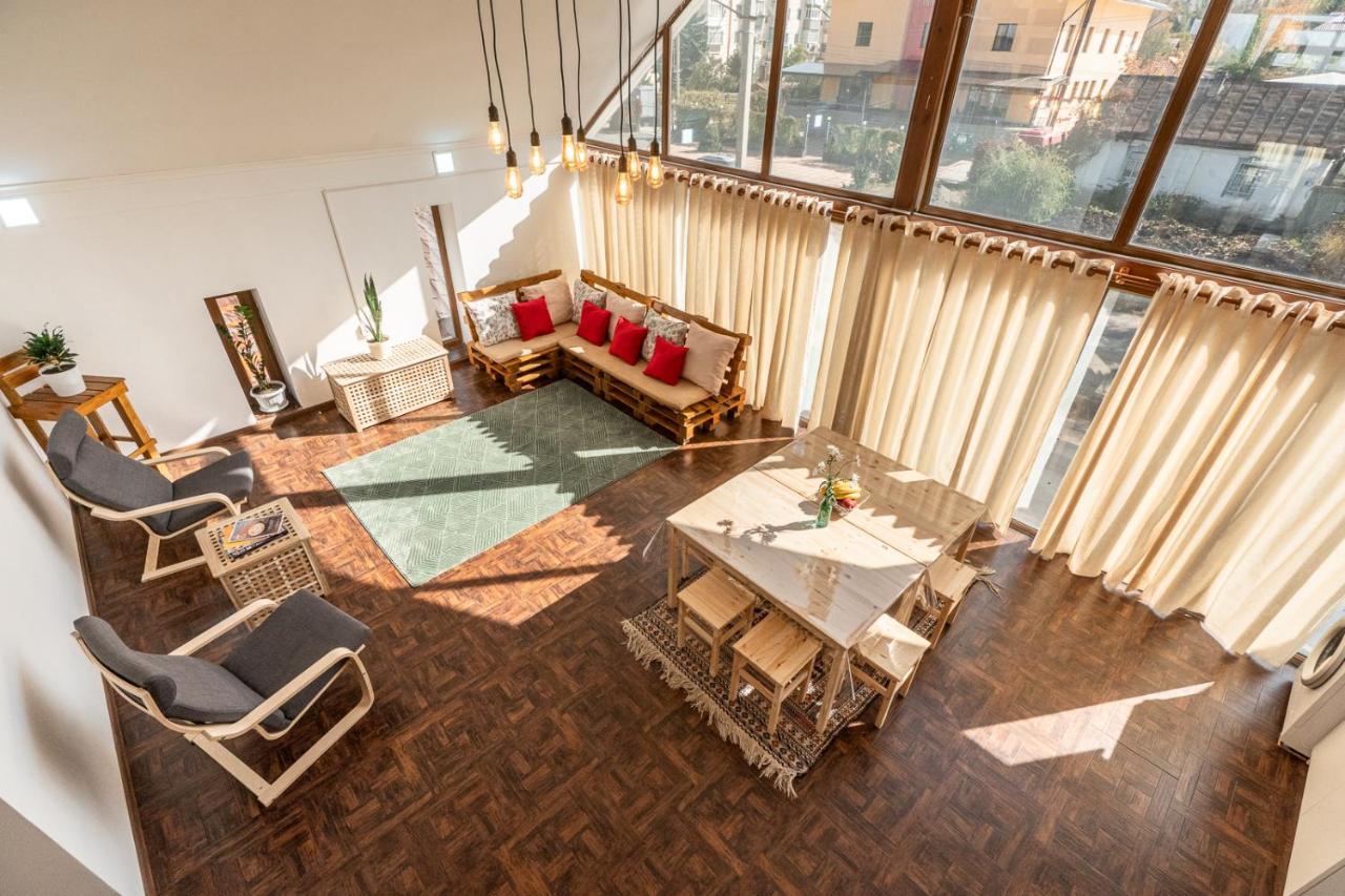 Modern Loft Lighthouse Vandrerhjem Karakol Eksteriør bilde